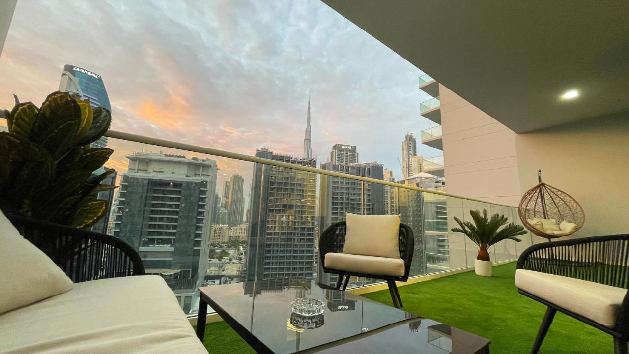 Luxury 2 Bedroom With Burj Khalifa View ドバイ エクステリア 写真